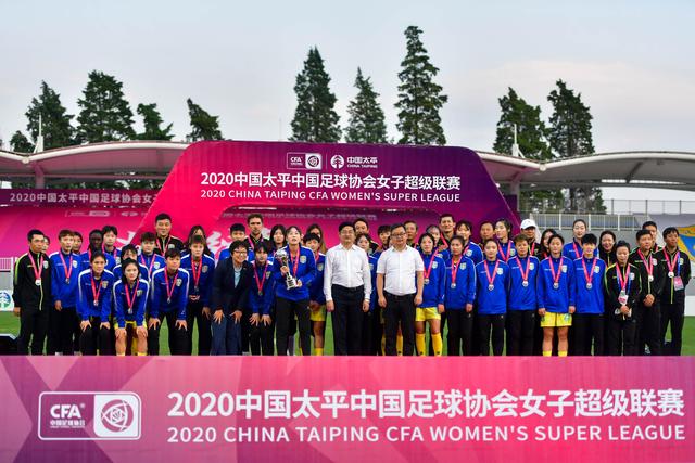 吹杨缺阵老鹰险胜绿军 斯波大失误热火负活塞