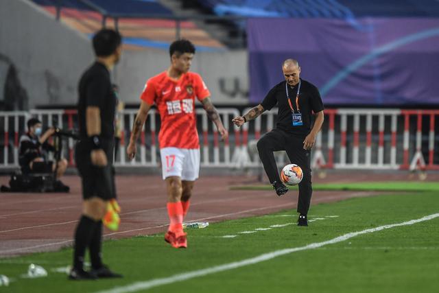 西甲-巴尔德造乌龙 巴塞罗那1-1巴列卡诺